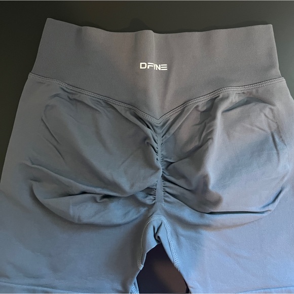 DFYNE Shorts - Picture 2 of 2